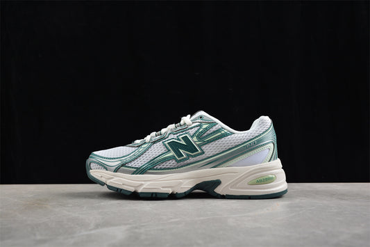 New Balance 740 – Sneakers