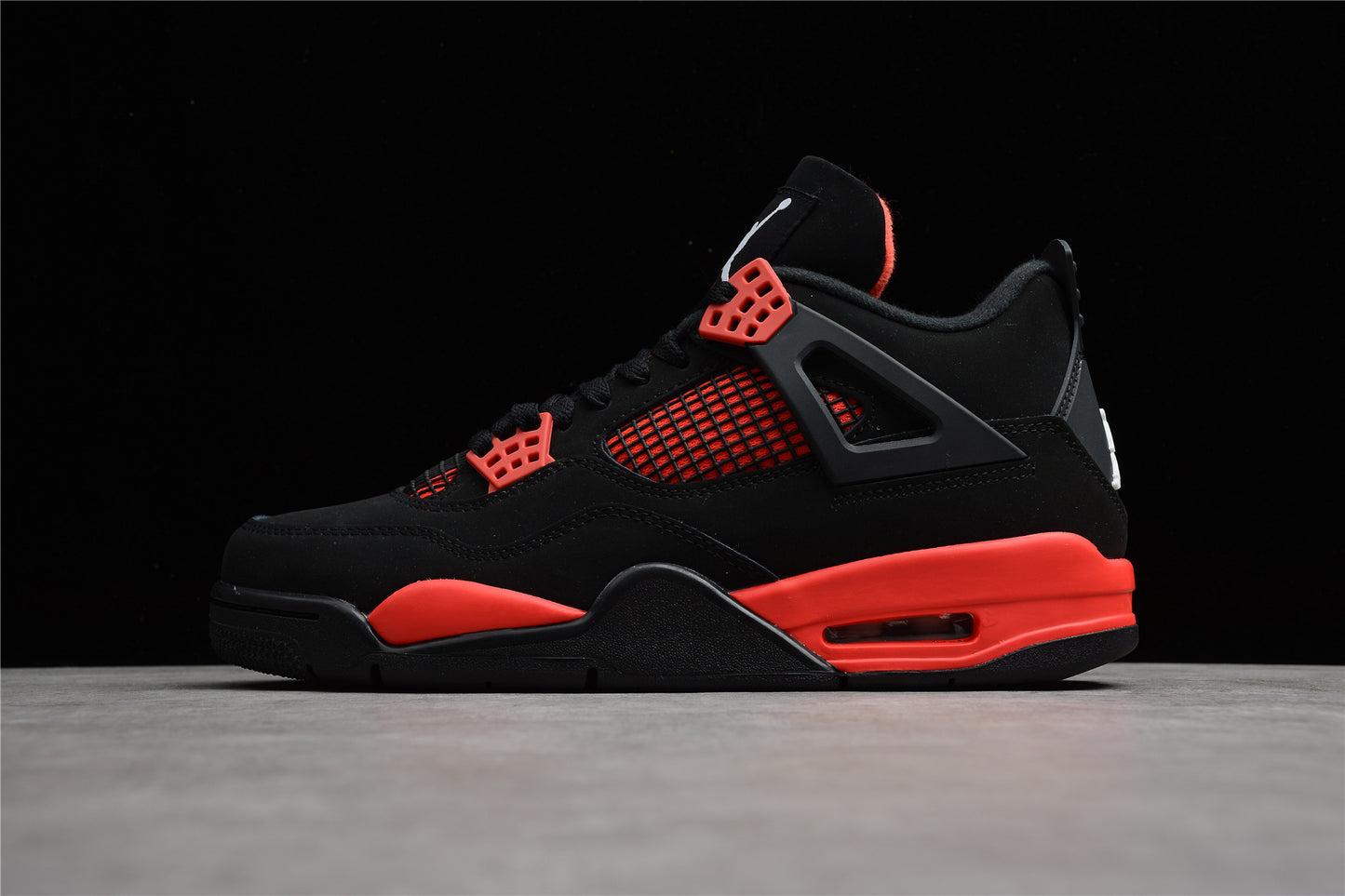 R37 Air Jordan 4