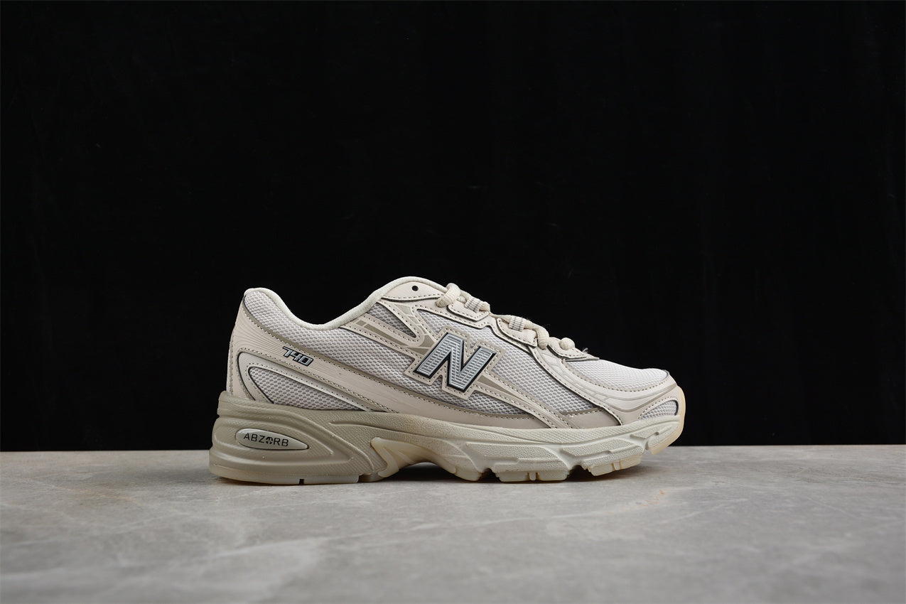 New Balance 740 – Sneakers