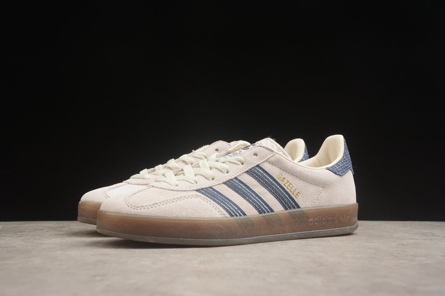 Ad Gazelle Indoor