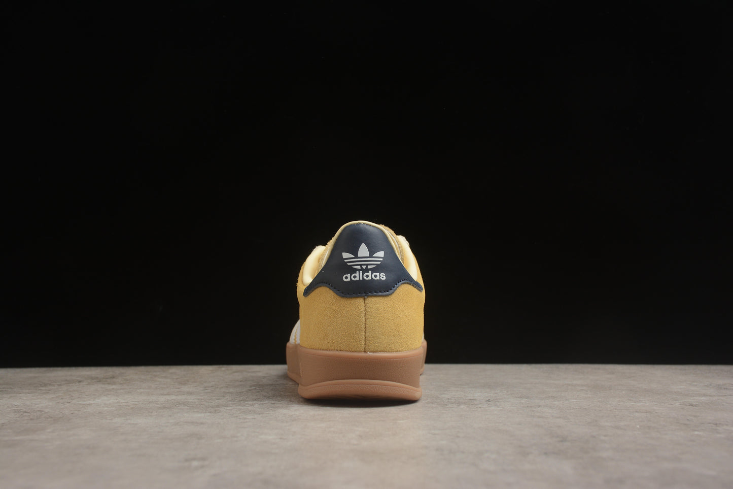 Ad Gazelle Indoor