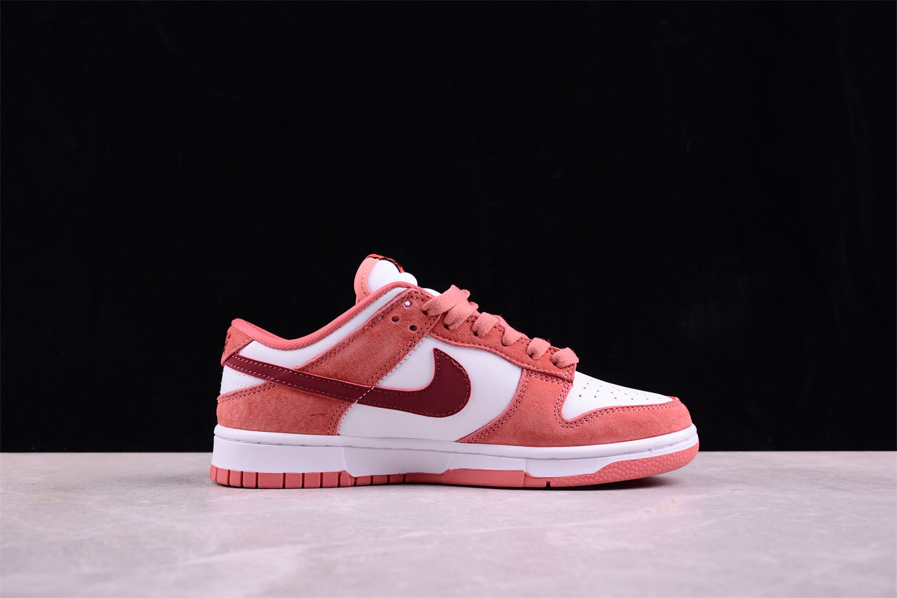 Nike SB Dunk Low
