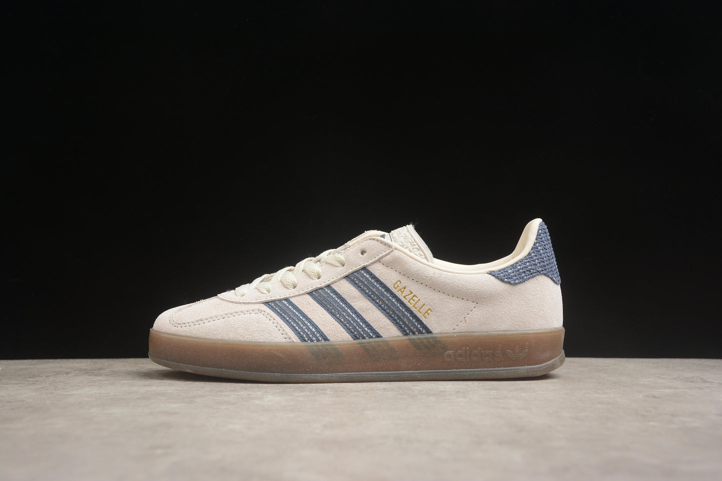 Ad Gazelle Indoor