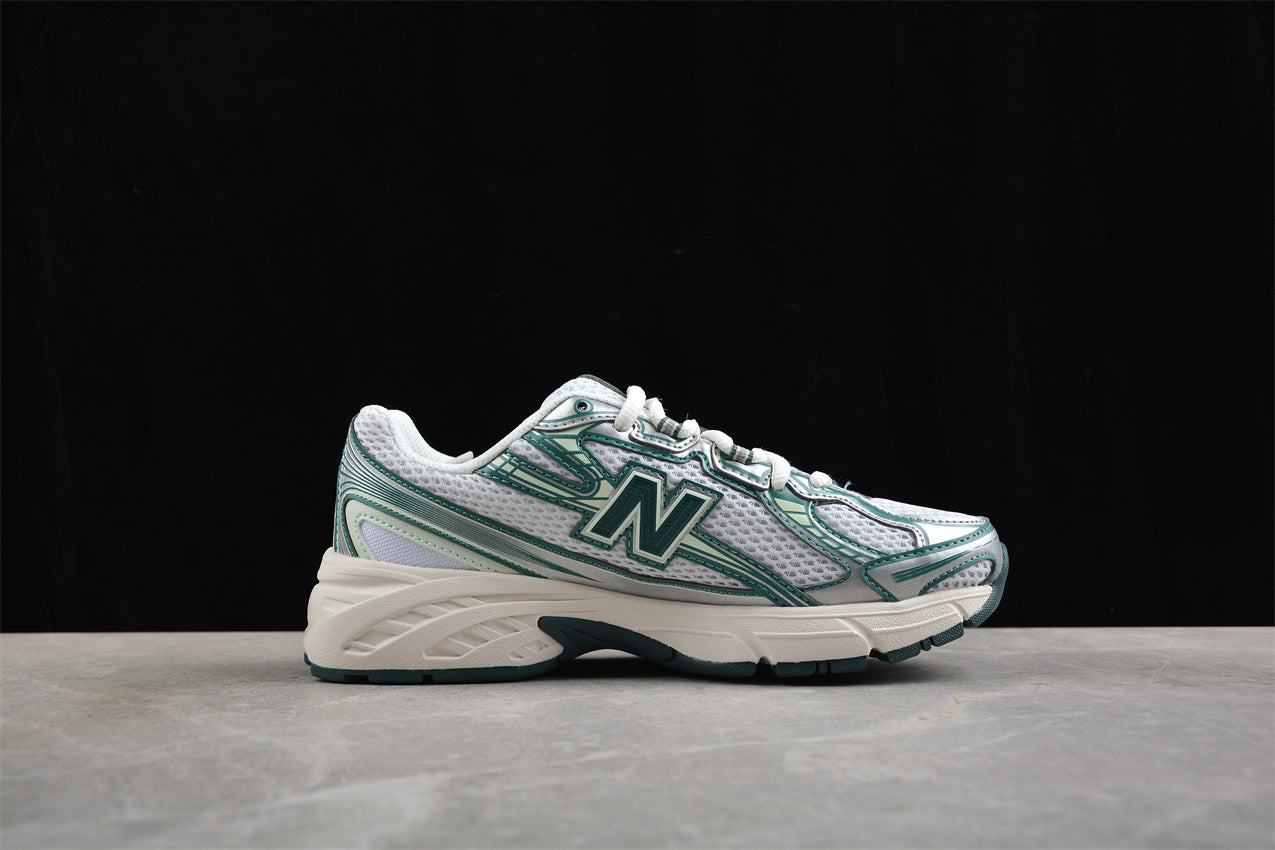 New Balance 740 – Sneakers