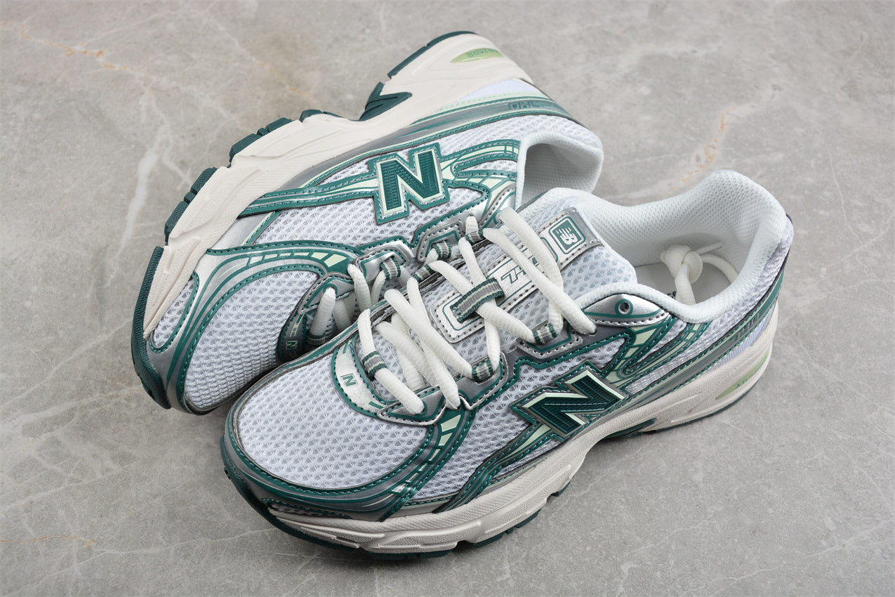 New Balance 740 – Sneakers