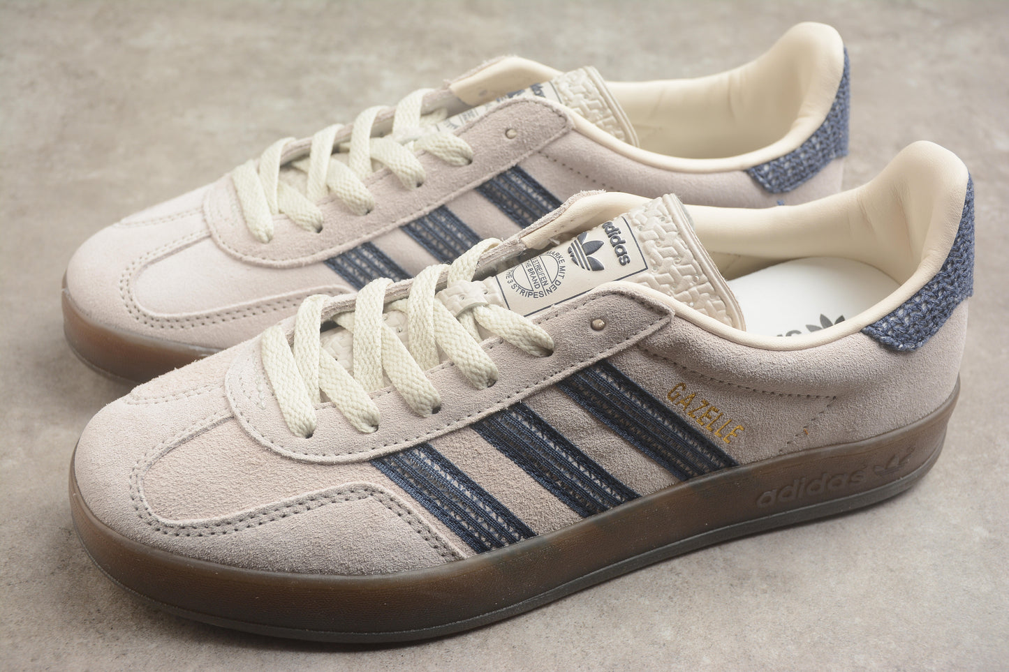 Ad Gazelle Indoor