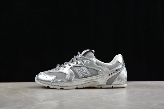 New Balance 530 x Miu Miu – Sneakers