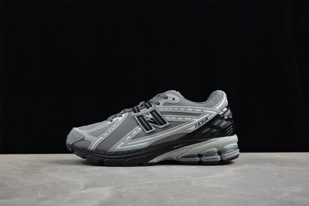 1906 Series – Chaussure Rétro