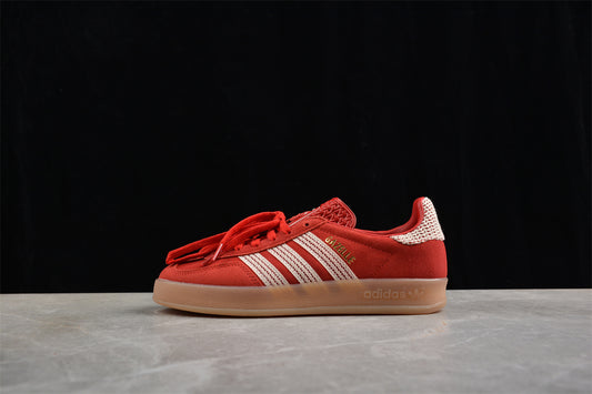 Ad Gazelle Indoor
