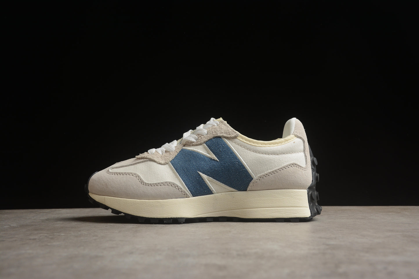 New Balance 327 – Sneakers