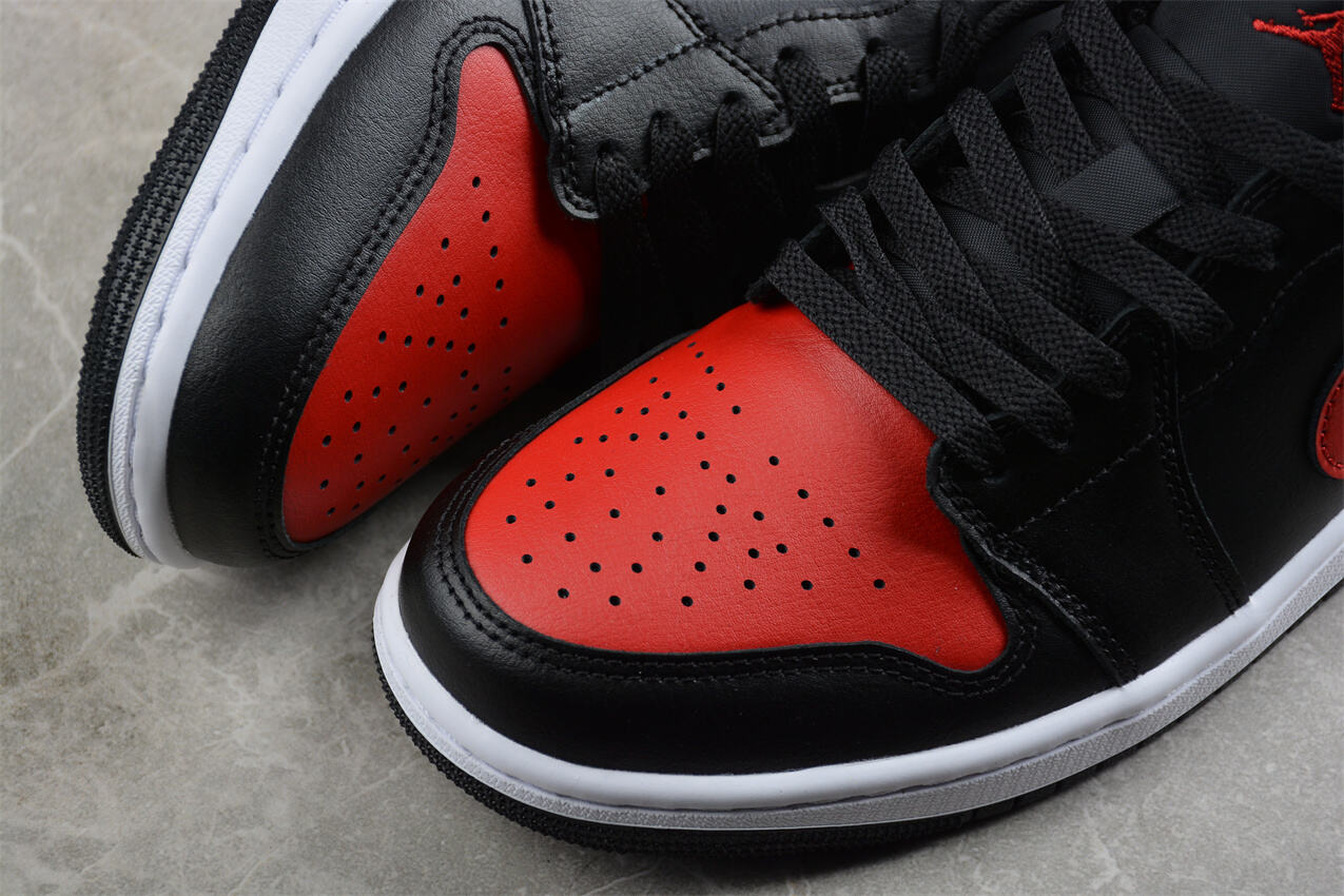 Air Jordan 1 Low “Noir Rouge