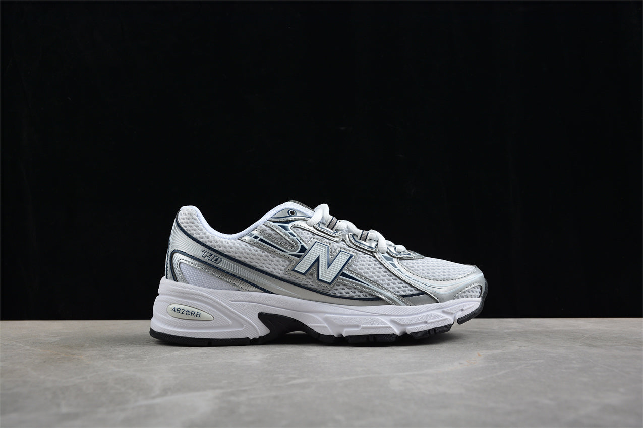 New Balance 740 – Sneakers