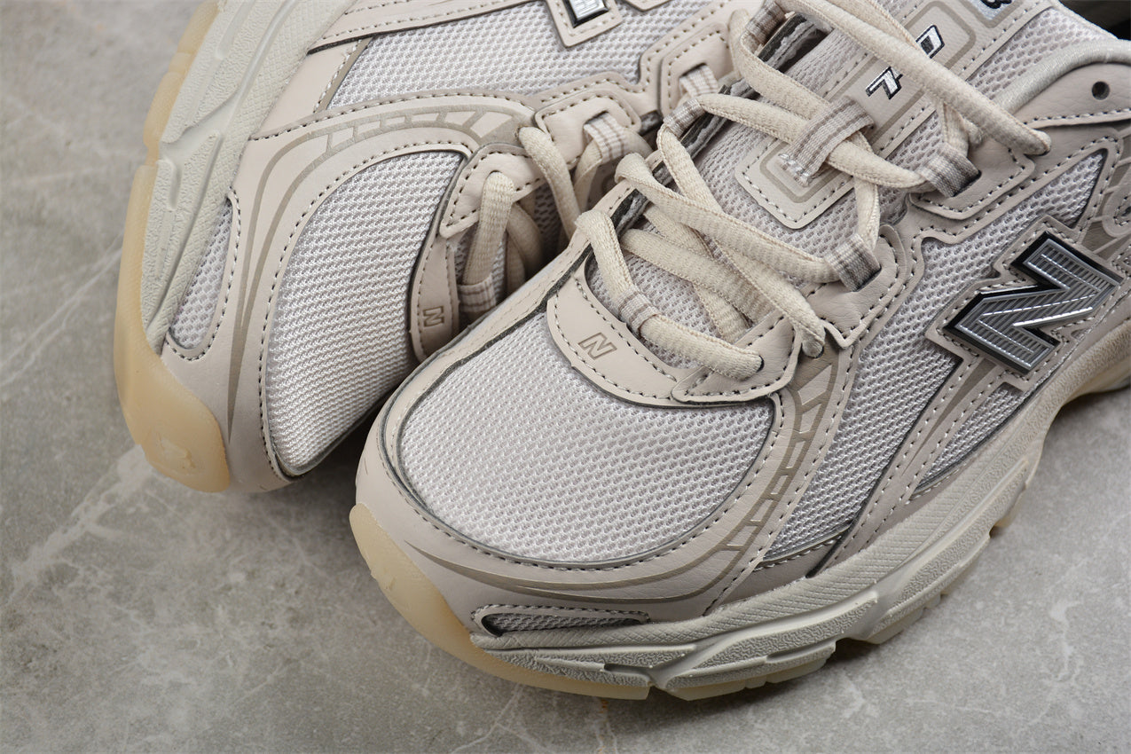 New Balance 740 – Sneakers