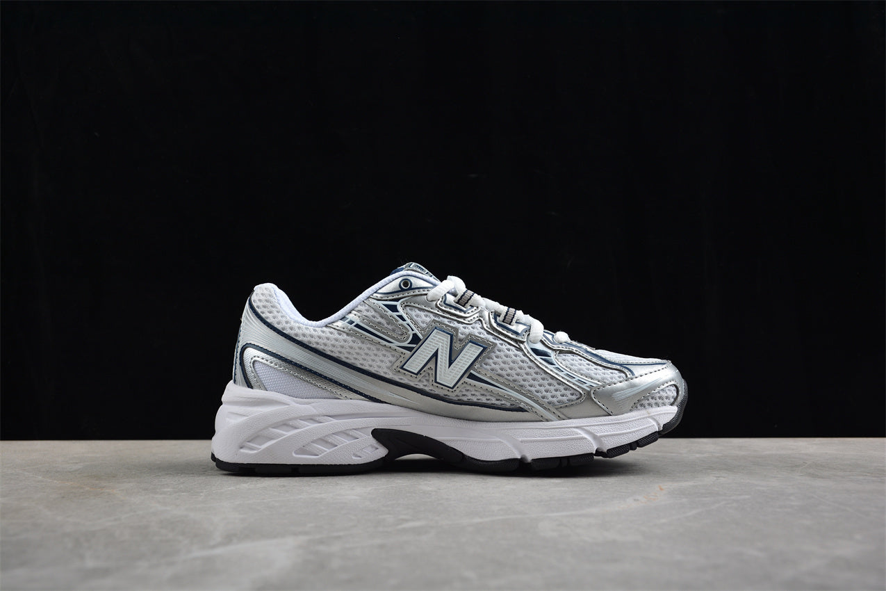New Balance 740 – Sneakers