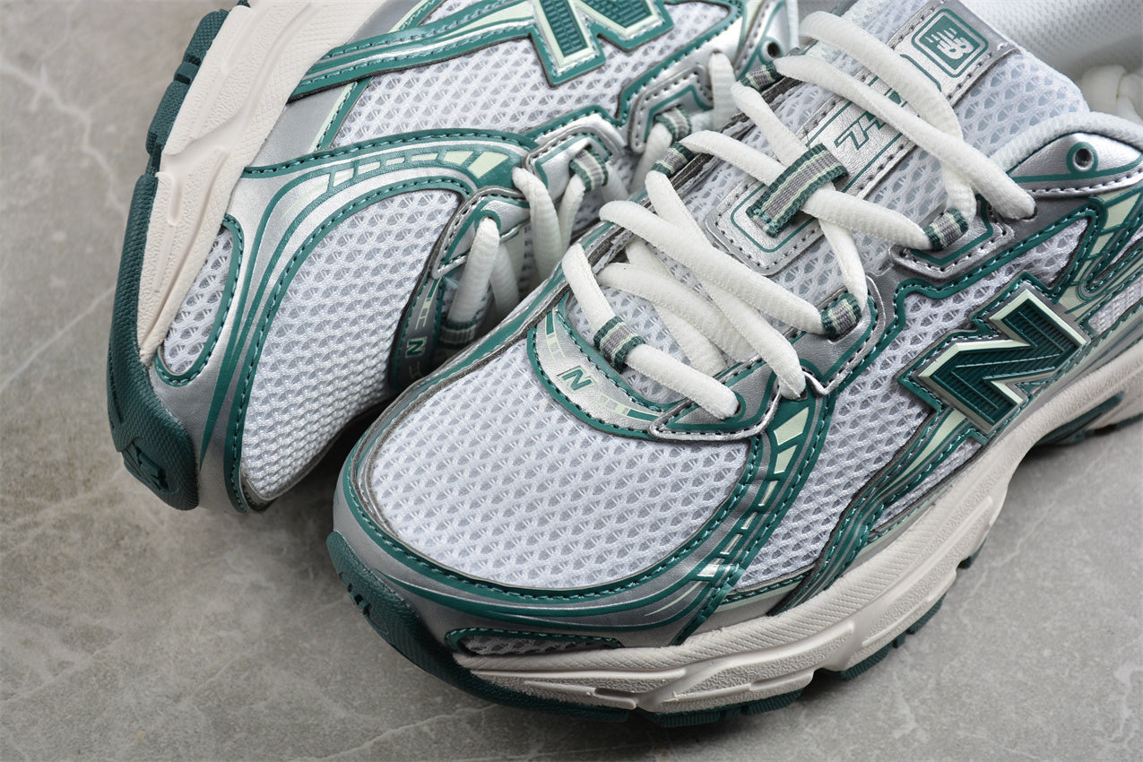 New Balance 740 – Sneakers