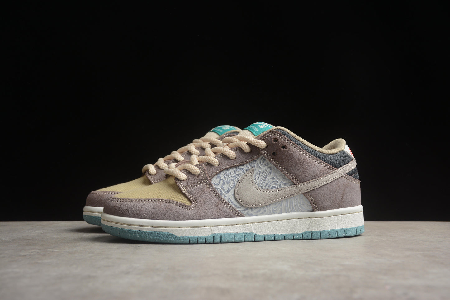 Nike SB Dunk Low
