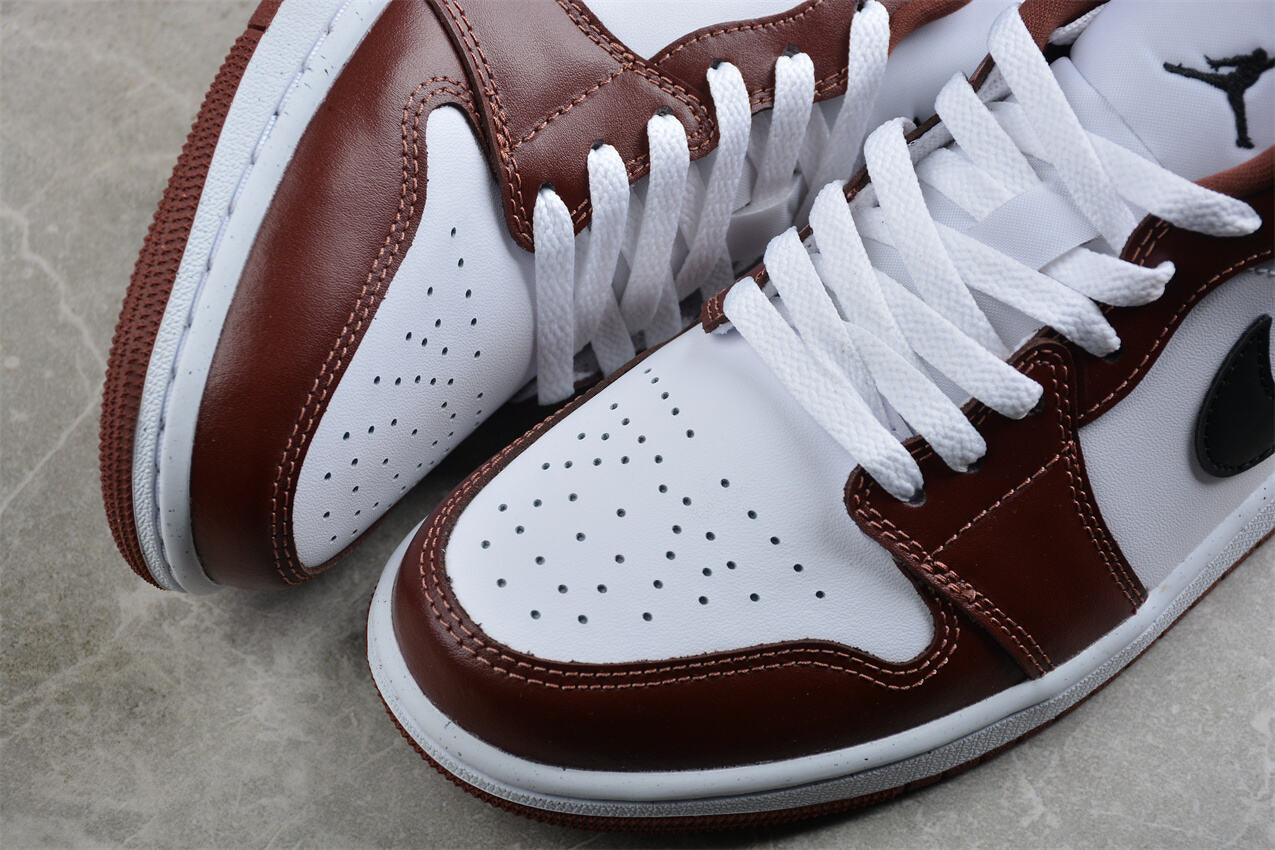 Air Jordan 1 Low “Blanc Bordeaux