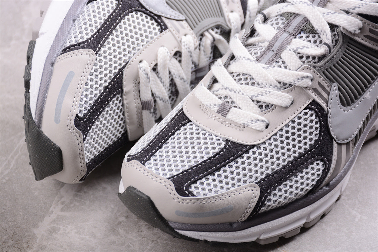 Nike Zoom Vomero 5 NBHD – Sneakers