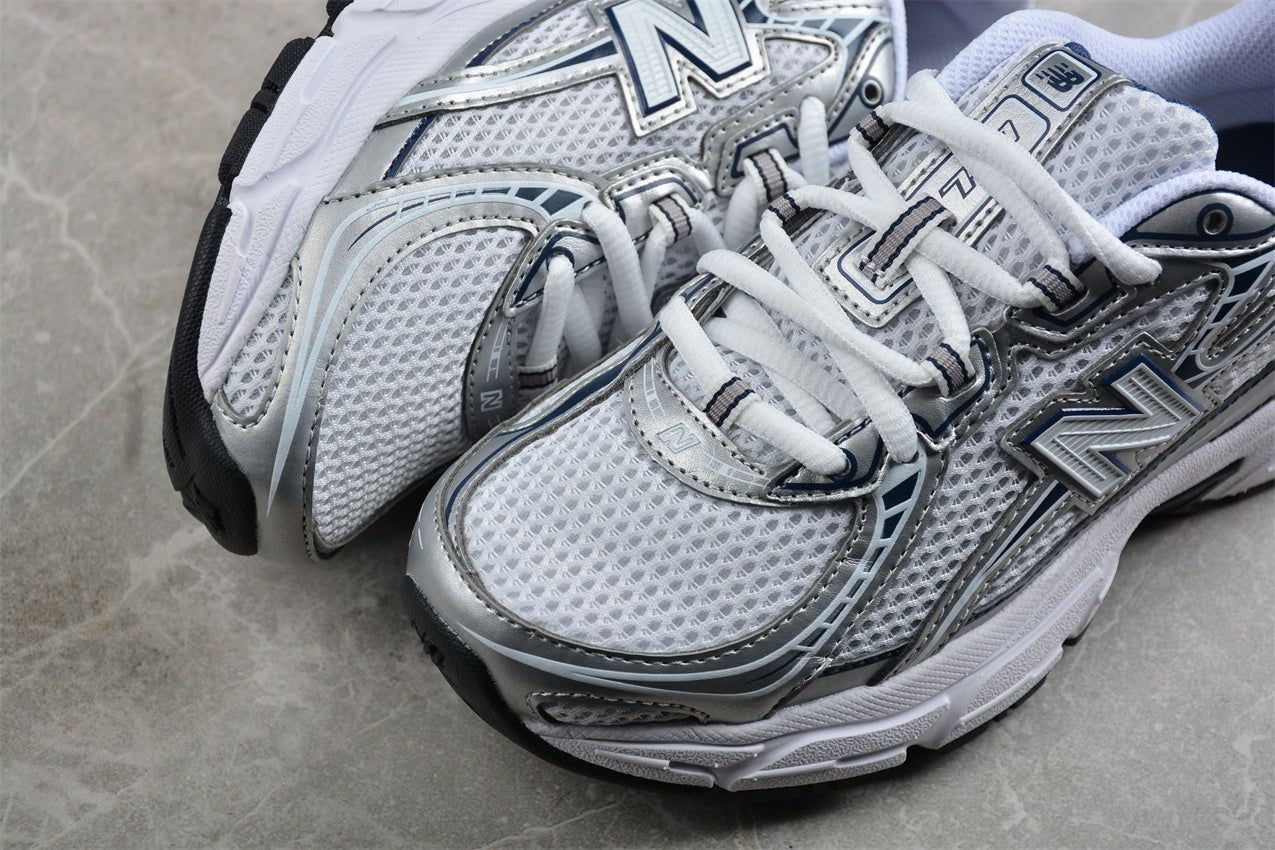 New Balance 740 – Sneakers