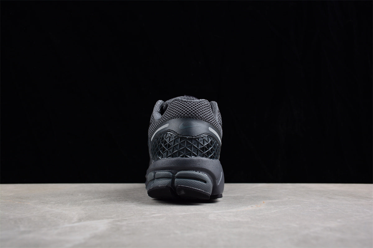 Nike Zoom Vomero 5 NBHD – Sneakers