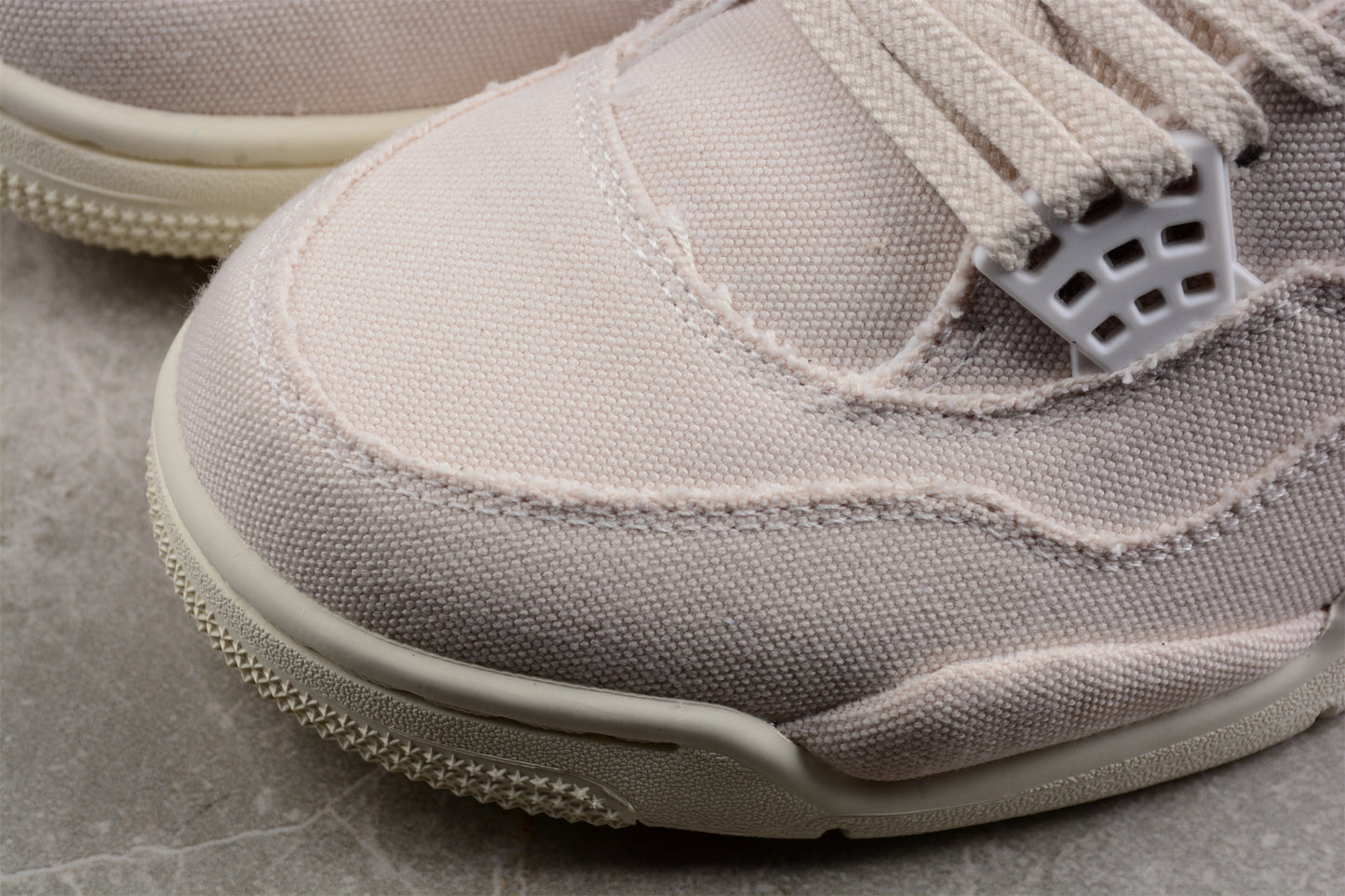 R35 Air Jordan 4 Retro