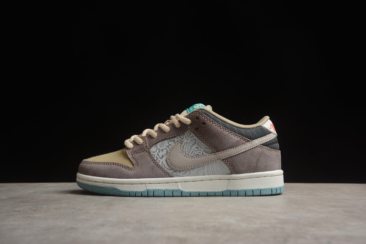 Nike SB Dunk Low