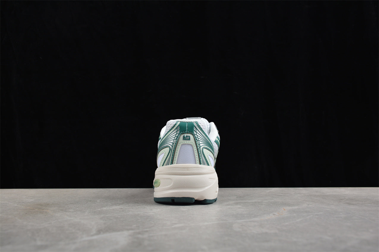 New Balance 740 – Sneakers