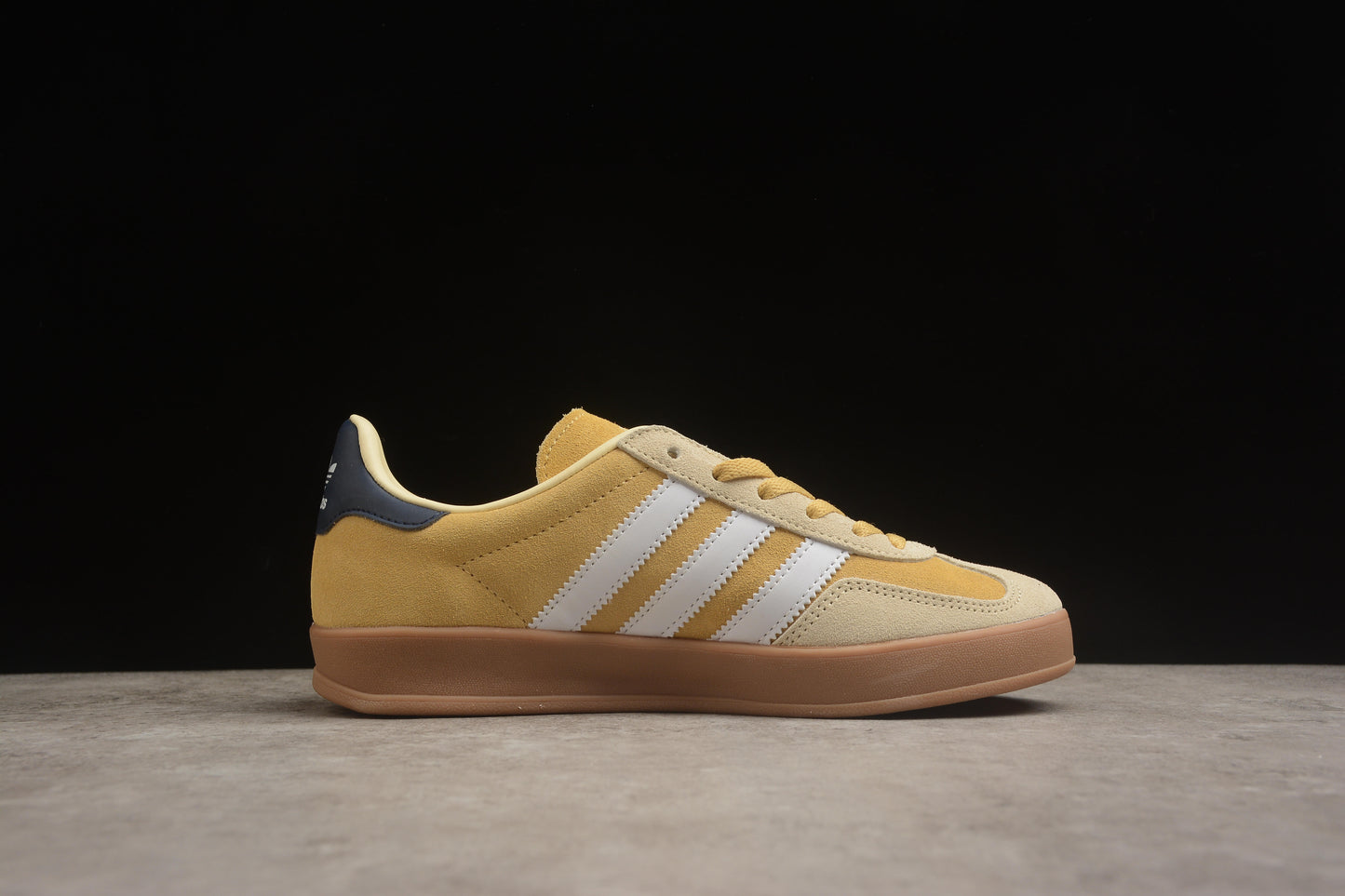 Ad Gazelle Indoor