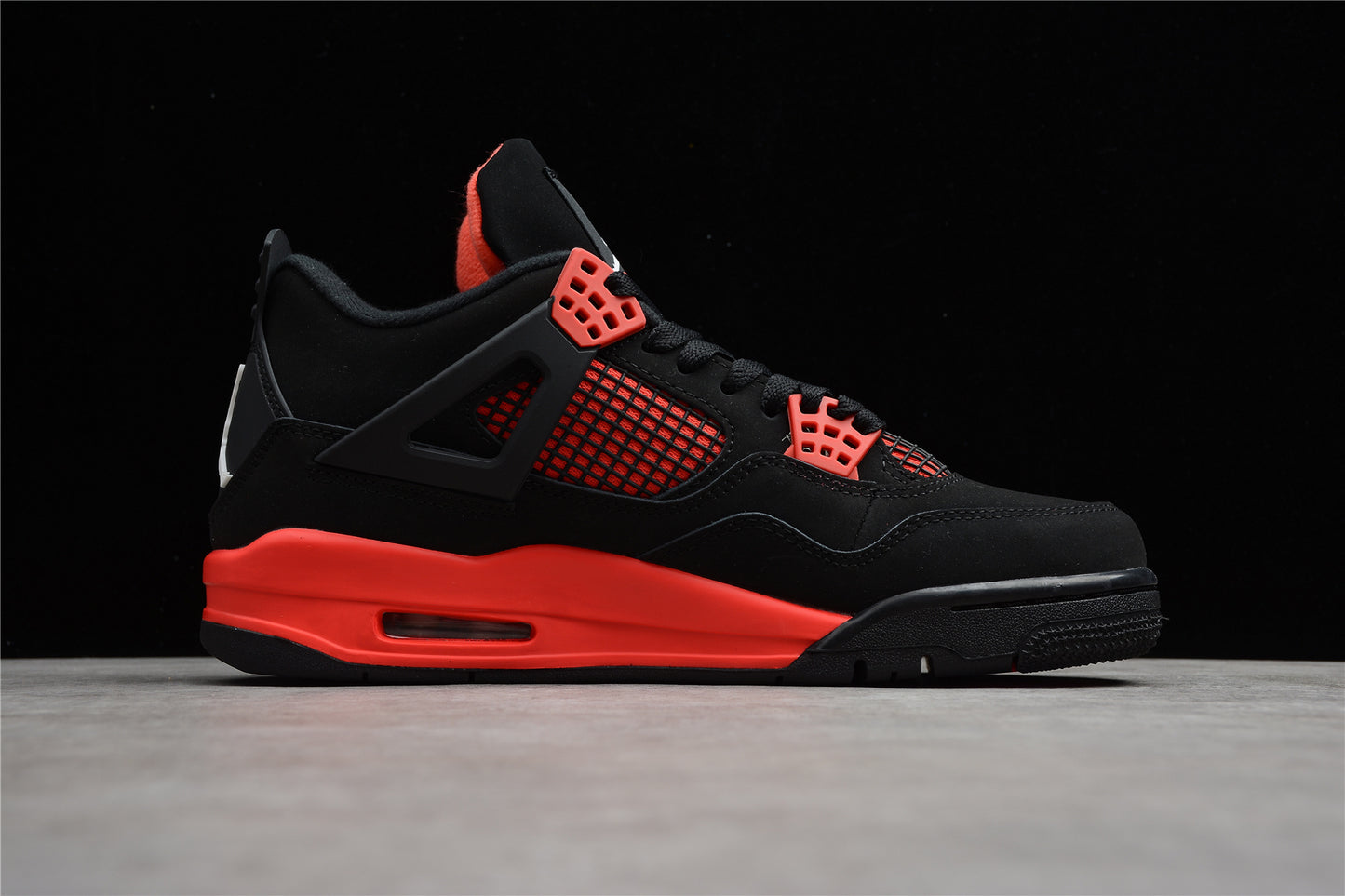 R37 Air Jordan 4
