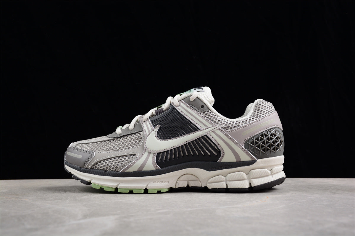 Nike Zoom Vomero 5 SP – Sneakers