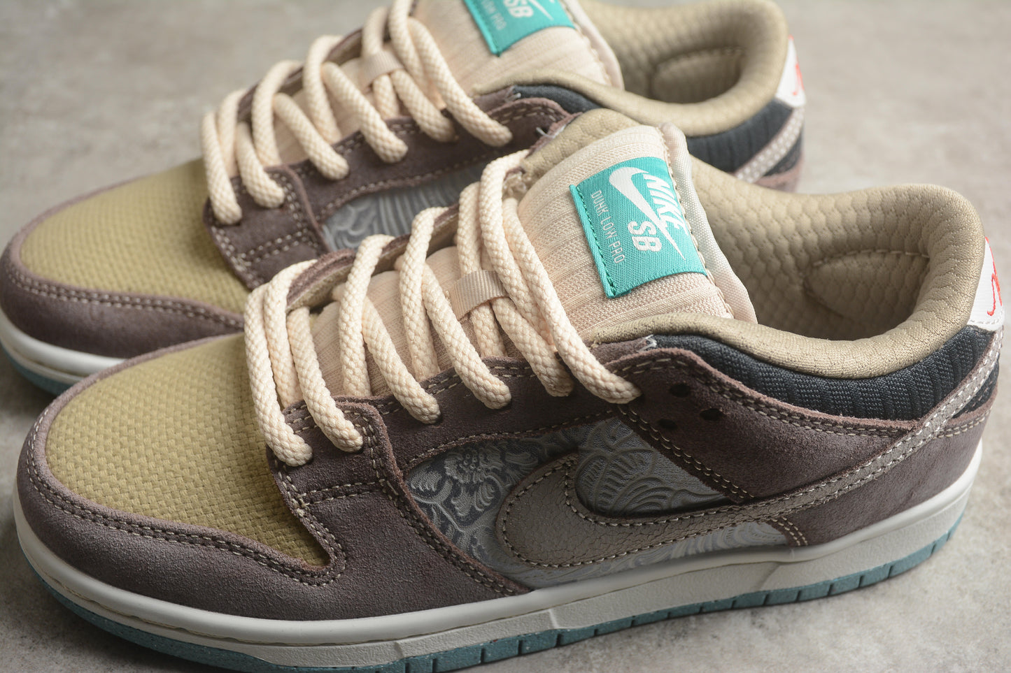 Nike SB Dunk Low