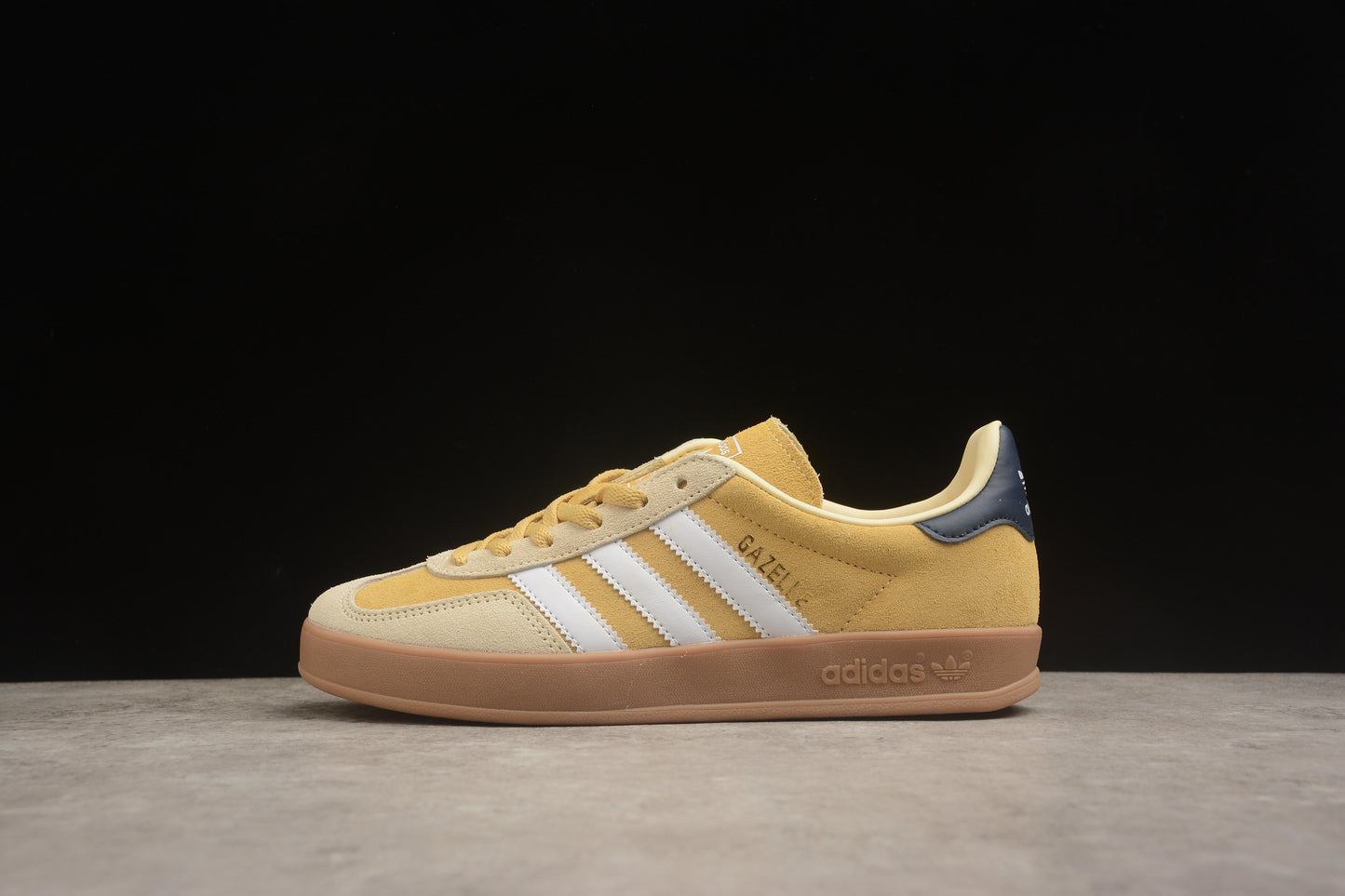 Ad Gazelle Indoor