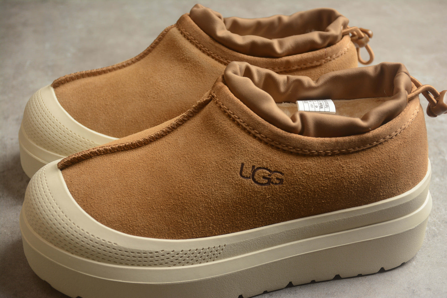 UGG